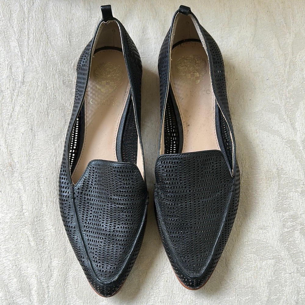 VINCE CAMUTO CAKELLA PERFORATED‎ BLACK LOAFER